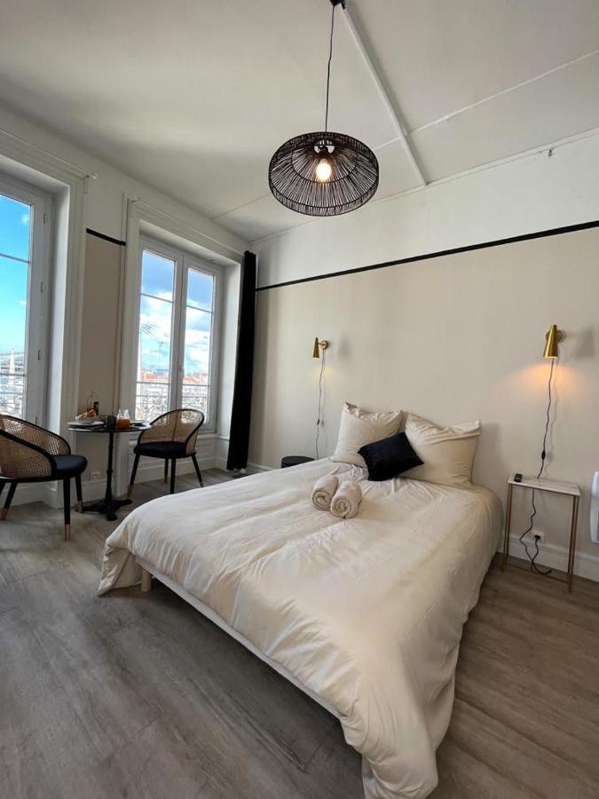 Suite Athos Lyon Exteriör bild